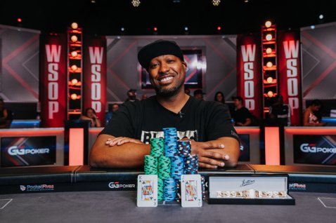 David Jackson preprečil 17. WSOP zapestnico za Phila Hellmutha