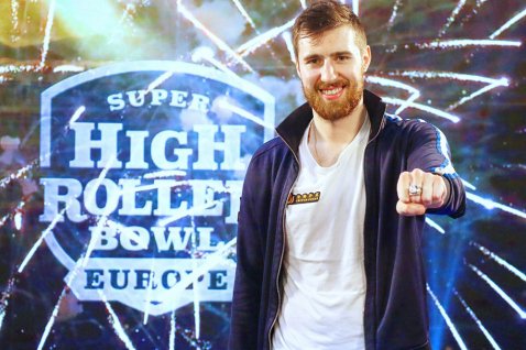 Wiktor Malinowski zmagovalec 2021 Super High Roller Bowl Europe